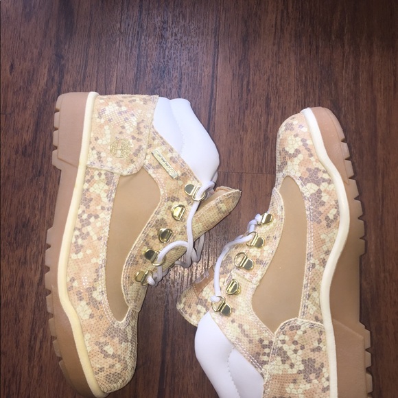 Timberlands size 6 - Picture 2 of 7